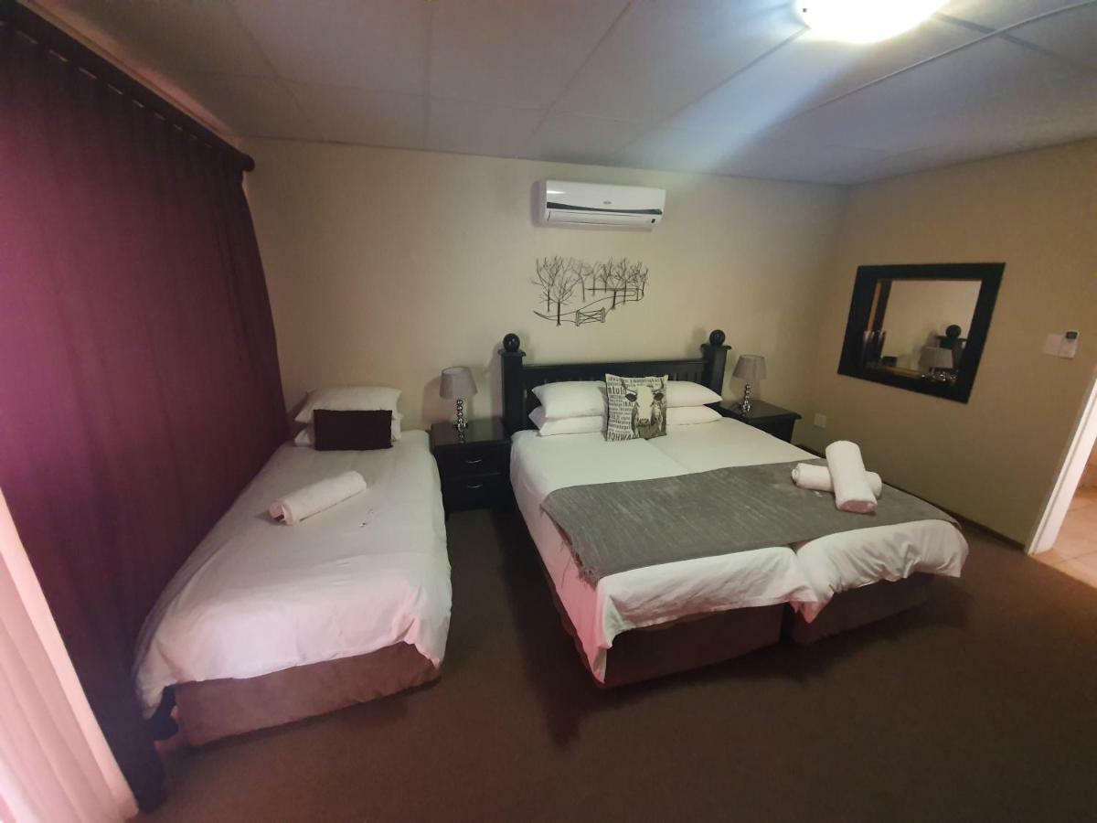 Leach Lodge Kuruman Luaran gambar