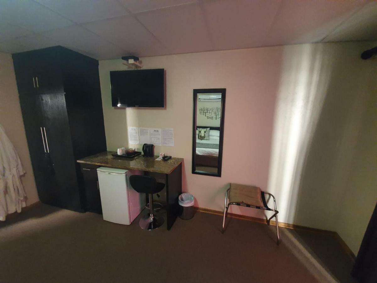 Leach Lodge Kuruman Luaran gambar