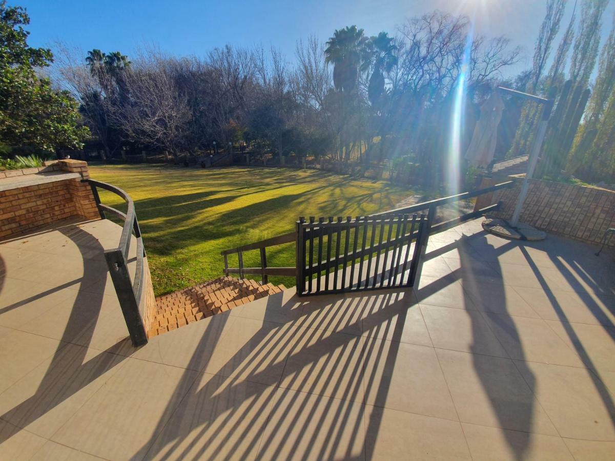 Leach Lodge Kuruman Luaran gambar