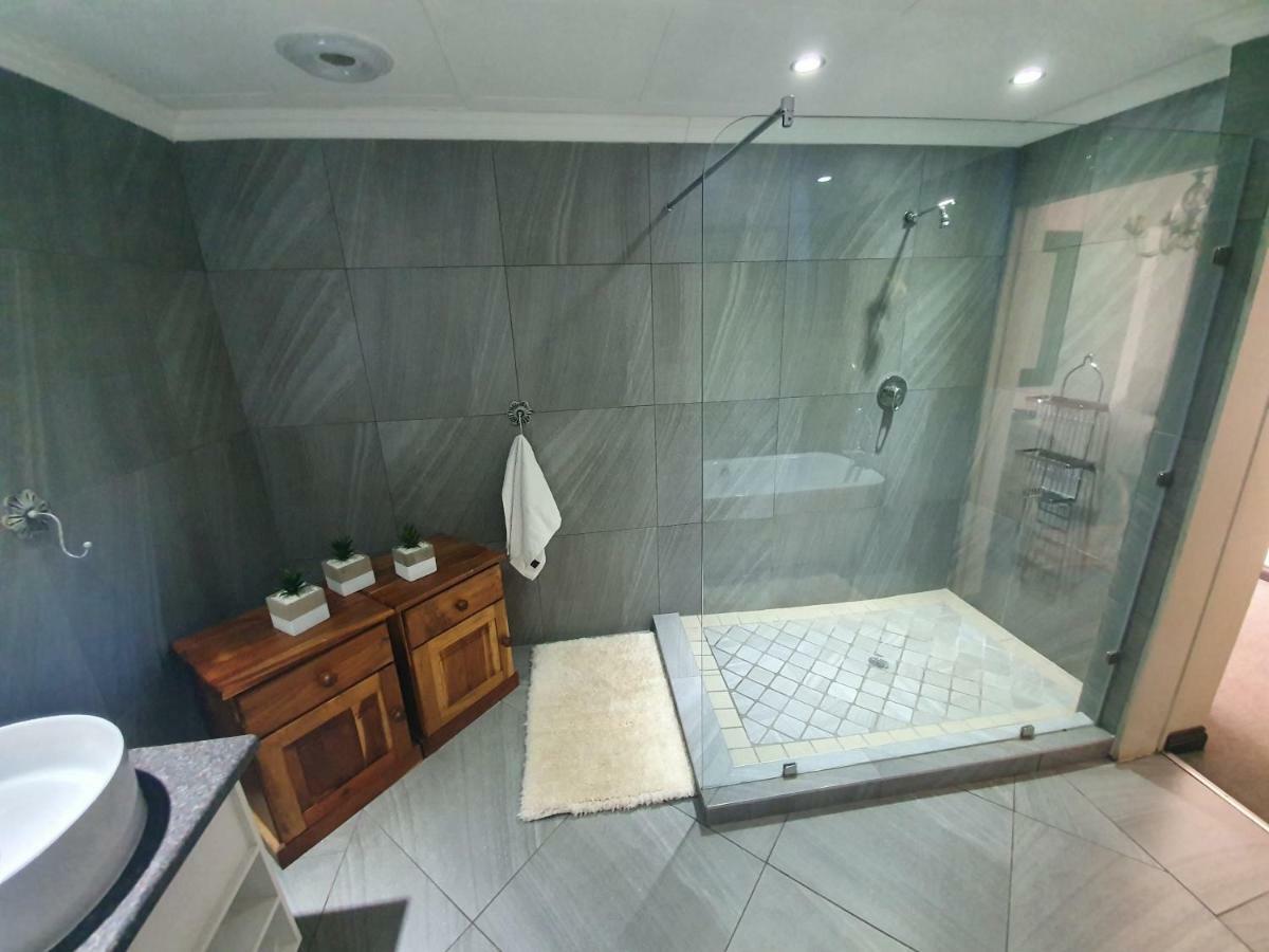 Leach Lodge Kuruman Luaran gambar