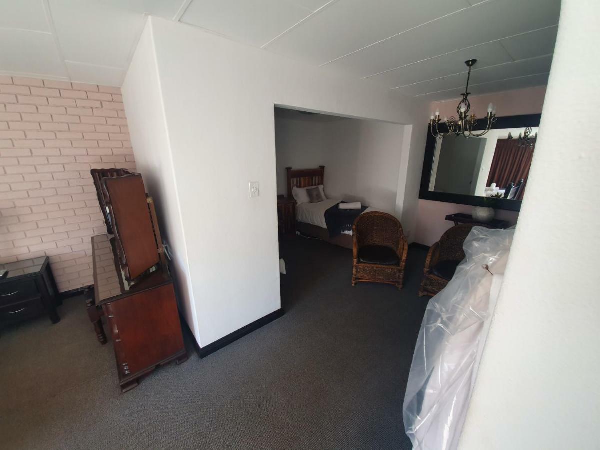Leach Lodge Kuruman Luaran gambar