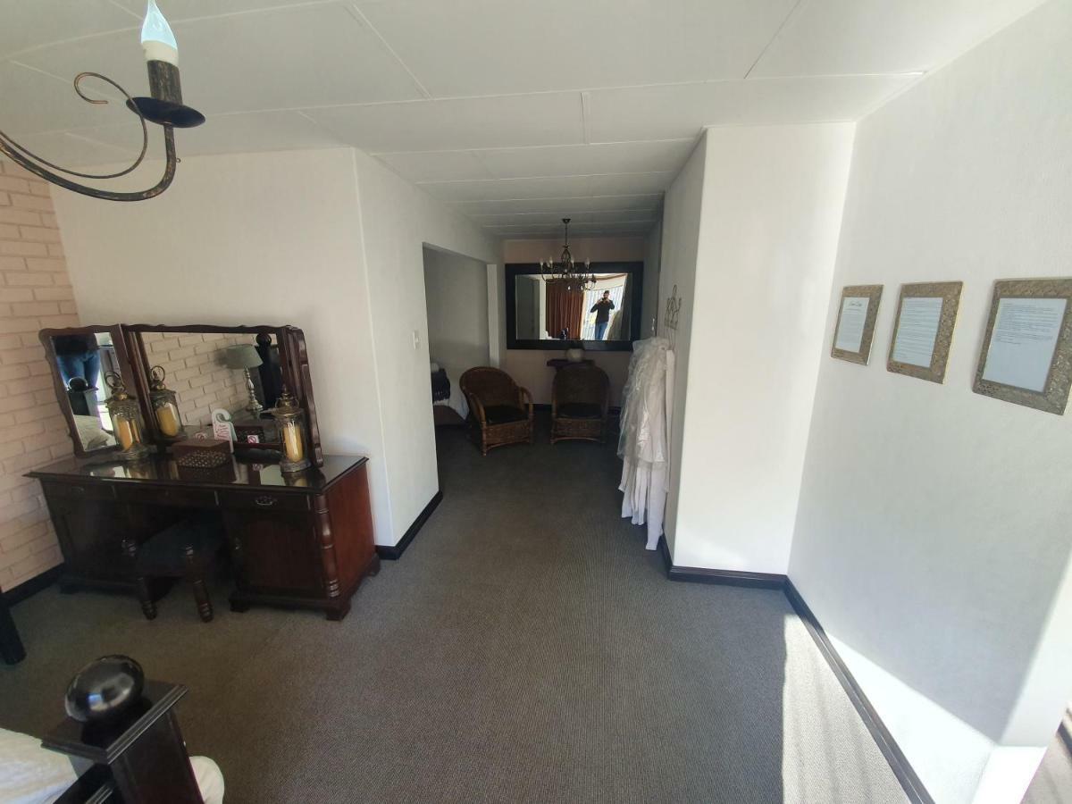 Leach Lodge Kuruman Luaran gambar