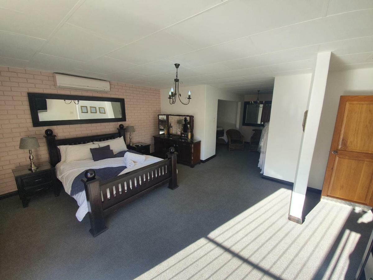 Leach Lodge Kuruman Luaran gambar