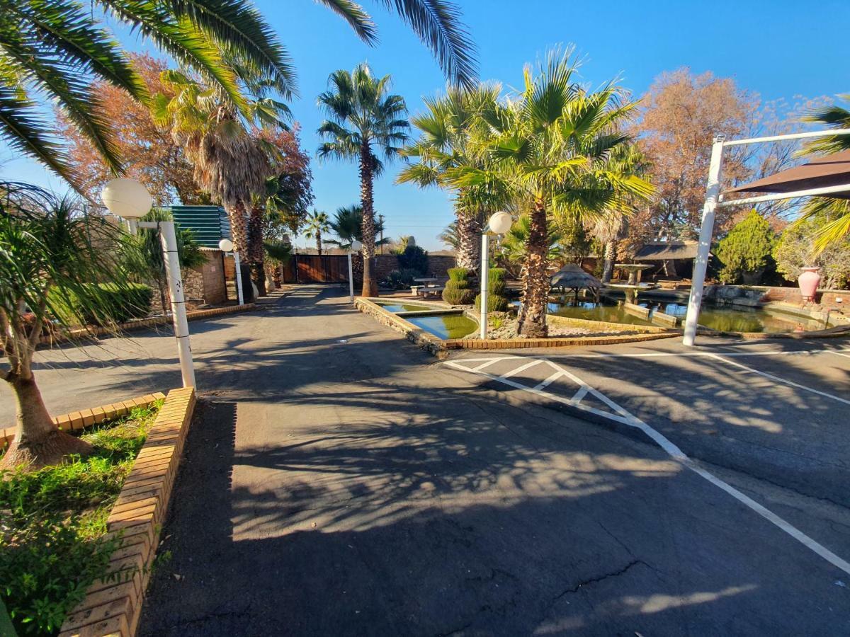 Leach Lodge Kuruman Luaran gambar