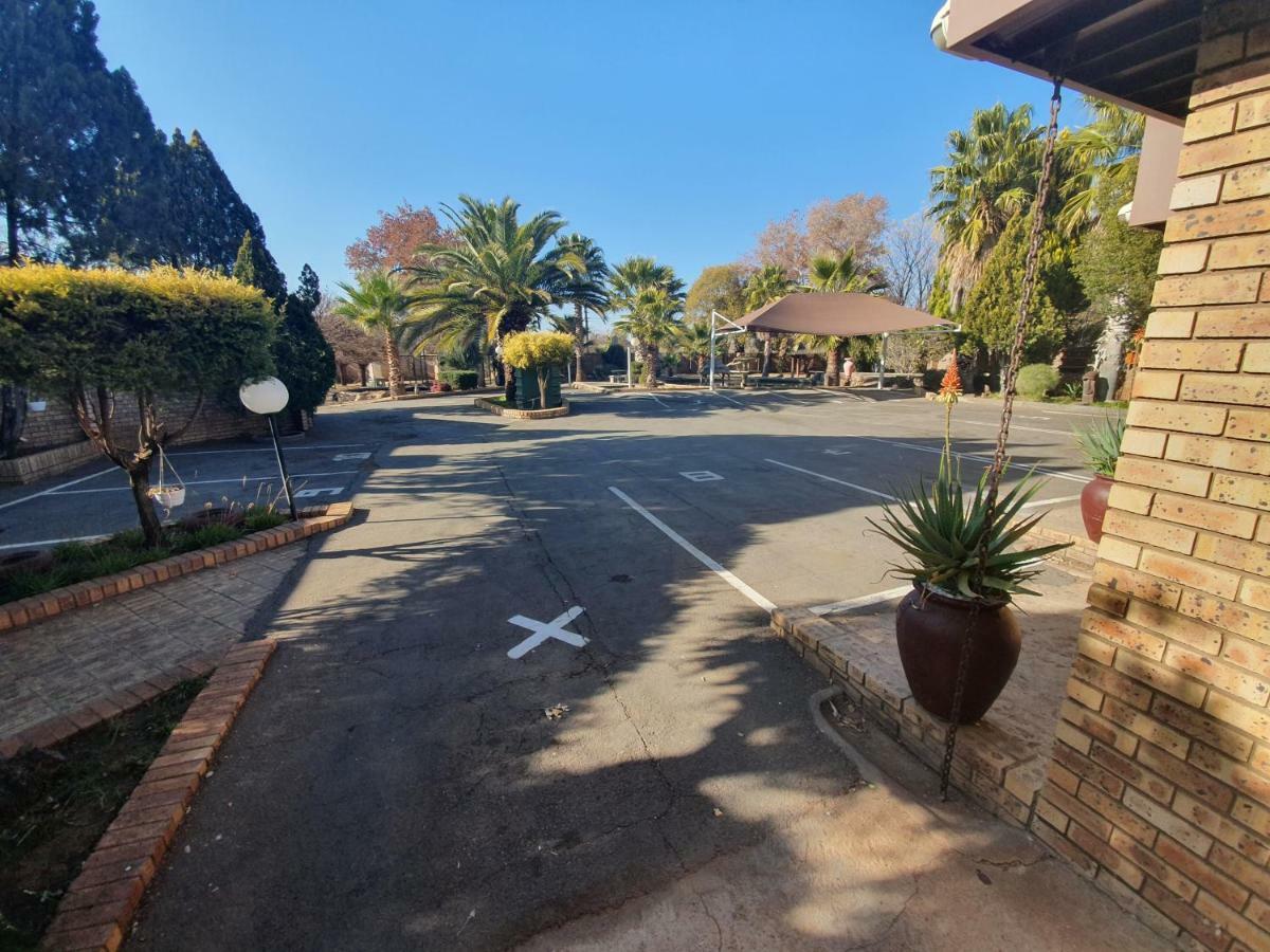 Leach Lodge Kuruman Luaran gambar